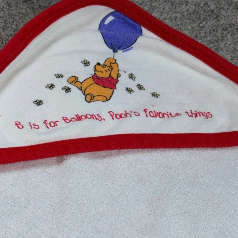 Vintage Disney Winnie the Pooh Hooded Baby ToddlerBath Towel White Red